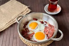 Pastirmalı Yumurta